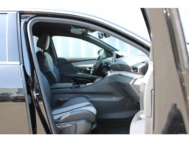 Peugeot 3008 1.6 HYbrid4 300 GT 2020 Hybride Benzine 8