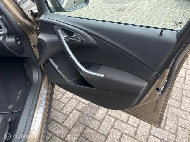 Opel Astra NOTCHBACK 1.6 Turbo Sport 2012 LPG/Gas 18