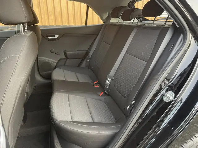 Kia Rio 1.0 TGDI ComfortPlusLine Navigator 2018 Benzine 22