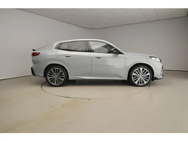 BMW X2 M35i xDrive 2025 Benzine 4