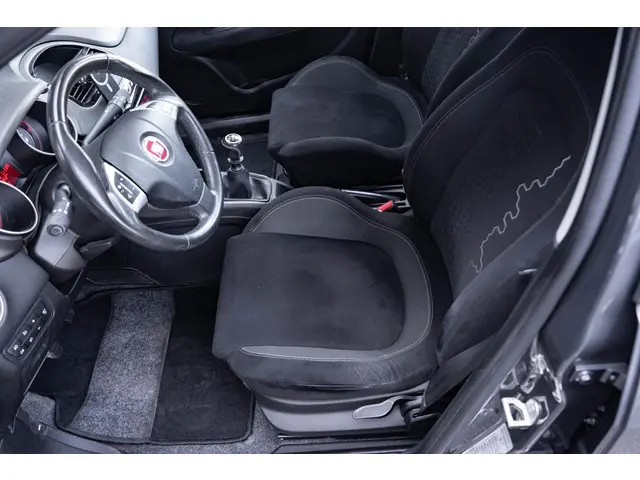 Fiat Punto Evo 1.2 Street 2015 Benzine 26