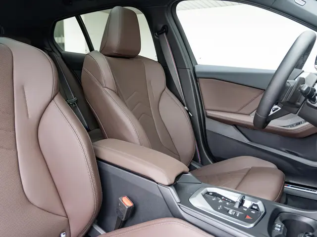 BMW 1 Serie 120 2025 Benzine 31