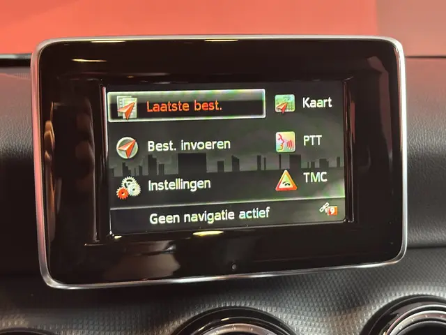 Mercedes-Benz A-Klasse 180 2014 Benzine 35