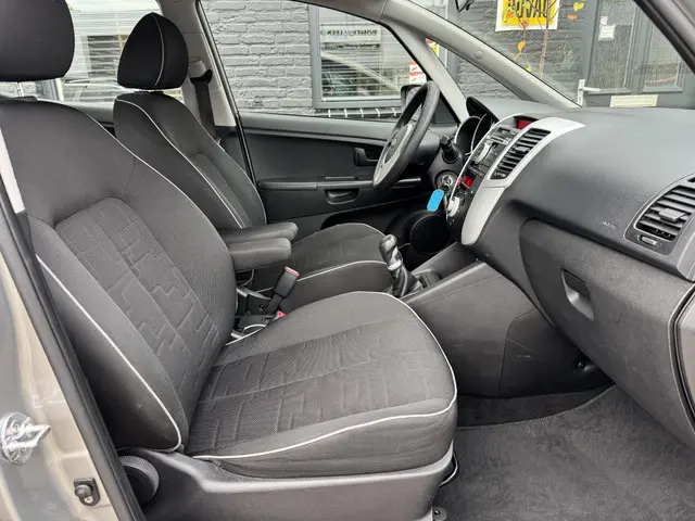 Kia Venga 1.4 CVVT Plus Pack 2012 Benzine 10