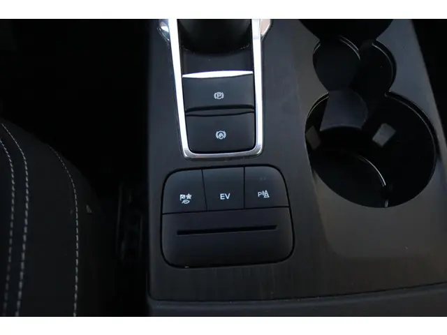 Ford Kuga 2.5 PHEV AUT. TITANIUM 2020 Hybride Benzine 33