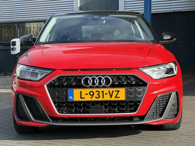 Audi A1 Sportback 30 TFSI S-Edition 2021 Benzine 2