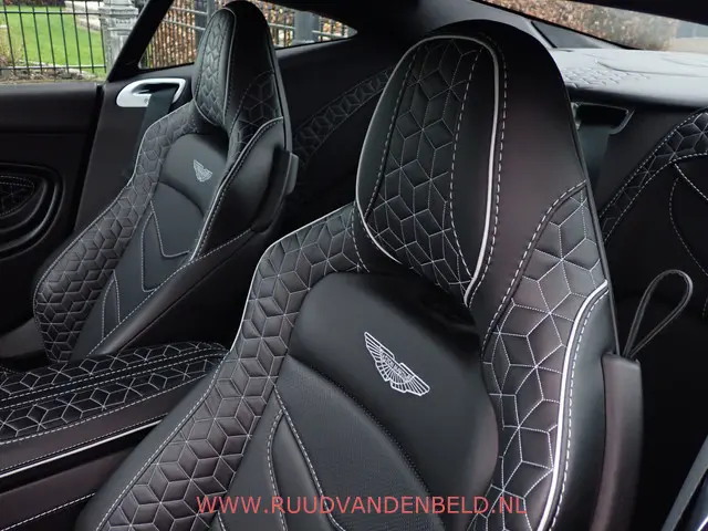 Aston Martin DBS 5.2 V12 Superleggera 2019 Benzine 34