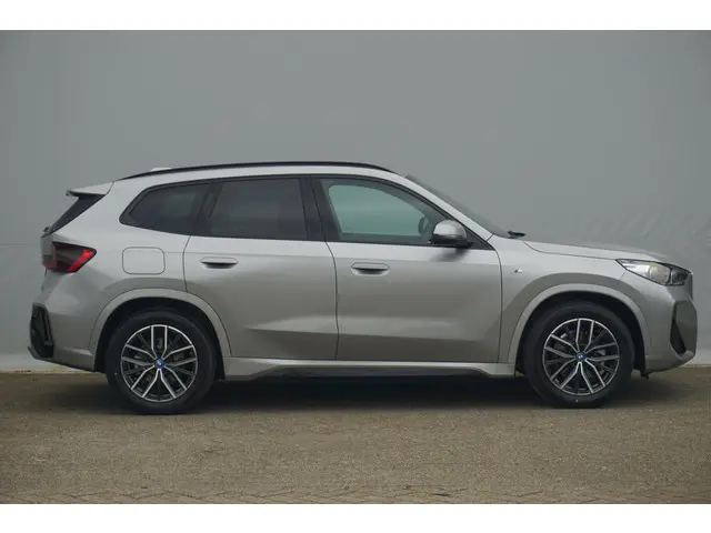 BMW iX1 eDrive20 2025 Elektrisch 4