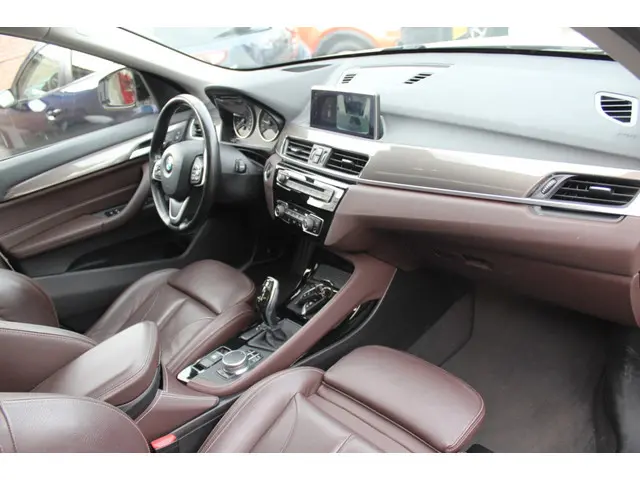 BMW X1 sDrive20i 260pk High Executive Pano 2017 Benzine 15