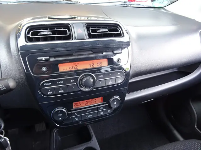 Mitsubishi Space Star 1.0 Bright 2015 Benzine 26
