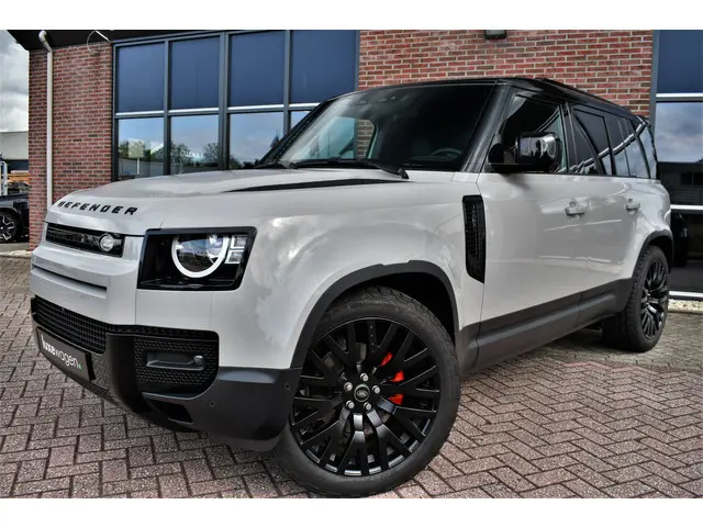Land Rover Defender 110 3.0 D250 2023 Diesel 85
