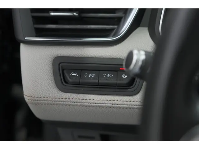 Renault Clio TCe 130 EDC Initiale Paris 2020 Benzine 43