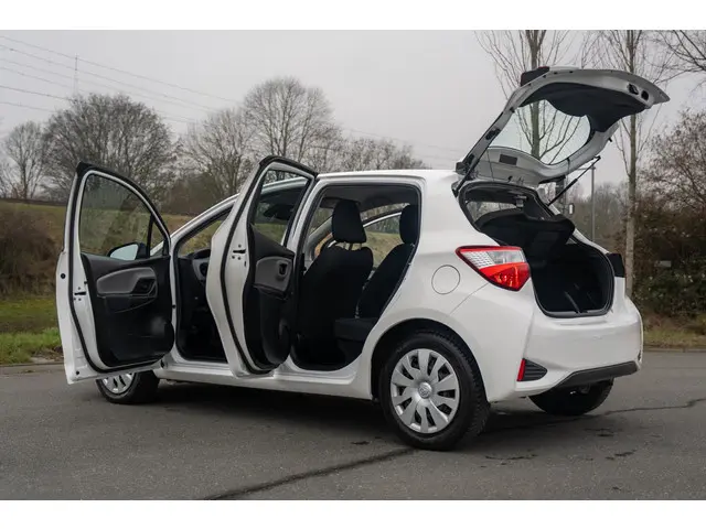 Toyota Yaris 1.5 Hybrid Active 2019 Hybride Benzine 36