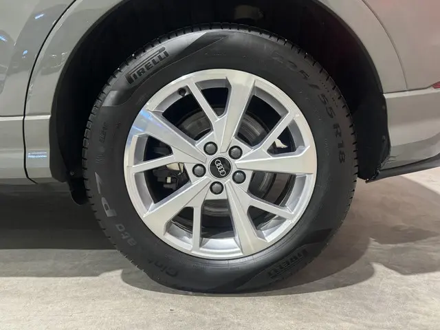 Audi Q3 45 TFSI e S edition 2021 Hybride Benzine 26