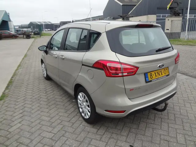 Ford B-MAX 1.0 EcoBoost Style 2014 Benzine 4