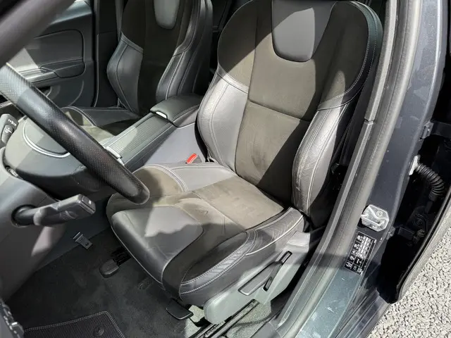 Volvo S60 1.6 T3 R-Design | 2015 | Automaat | 2015 Benzine 9