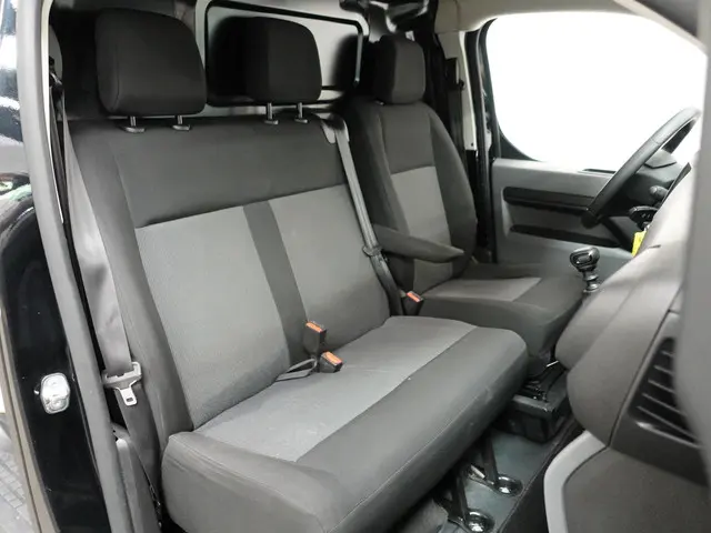 Peugeot Expert L2H1 100pk Premium 2022 Diesel 32