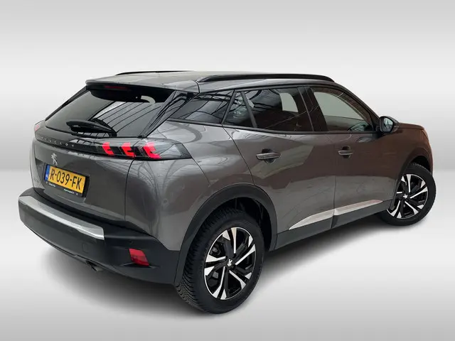 Peugeot 2008 PureTech 100 Allure Pack 2022 Benzine 2