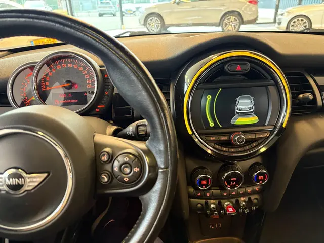 MINI One Mini 1.2 Chili Business *pano 2016 Benzine 26