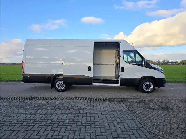 Iveco Daily 35S16V 2.3 410 H2 2023 Diesel 24