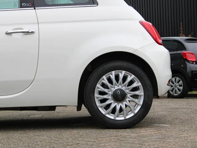 Fiat 500C 1.0 Hybrid Dolcevita 2023 Benzine 21