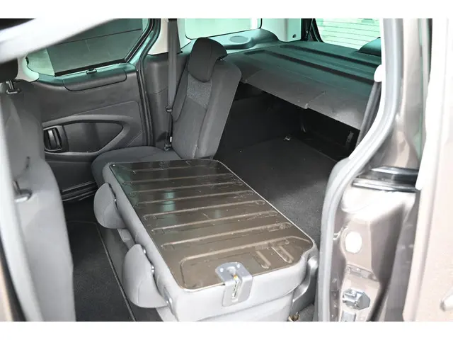 Peugeot Partner Tepee 1.2 PureTech Active 2017 Benzine 13