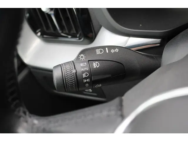 Volvo XC60 2.0 B5 Momentum Exclusive 2021 Benzine 25