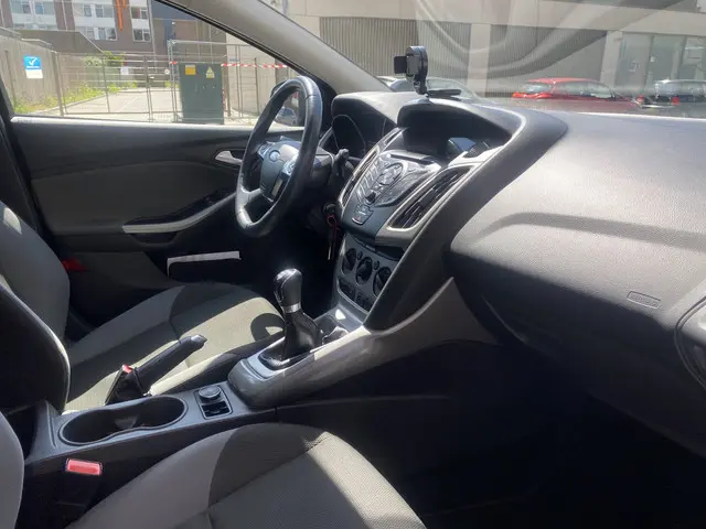 Ford Focus Wagon 1.0 EcoBoost Trend 2013 Benzine 8