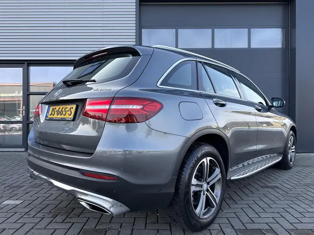 Mercedes-Benz GLC 250 4MATIC Prestige 2016 Benzine 40
