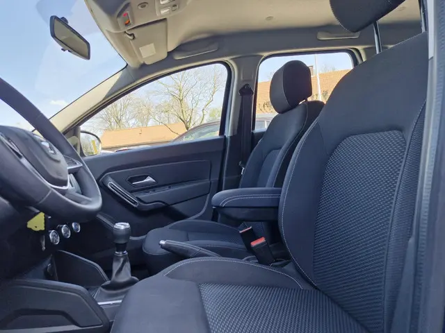 Dacia Duster 1.0 TCe Prestige 2020 Benzine 9