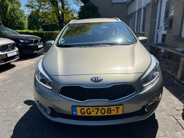 Kia cee'd Sportswagon 1.6 GDI ComfortLine 2015 Benzine 25
