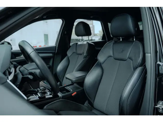 Audi Q5 50 TFSI e S edition 2021 Hybride Benzine 10