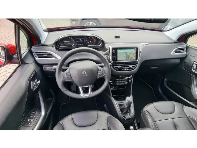 Peugeot 208 1.2 VTi Allure 2014 Benzine 11