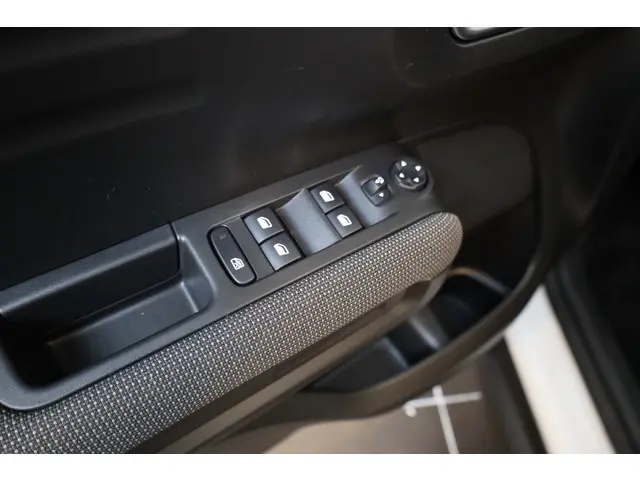 Citroën C3 Aircross PT 110 Shine 2020 Benzine 26