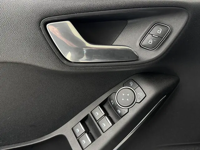 Ford Fiesta 1.0 EcoBoost Hybrid ST-Line 2020 Benzine 23