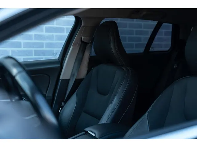 Volvo V60 T3 150 pk Momentum Automaat 2015 Benzine 6