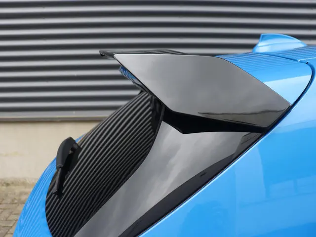 BMW 1 Serie 5-deurs M135i xDrive 2019 Benzine 38