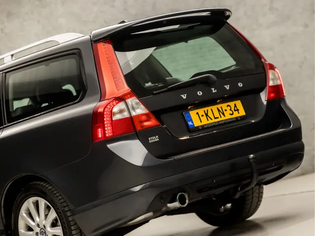 Volvo V70 1.6 T4 R-Design 2013 Benzine 11