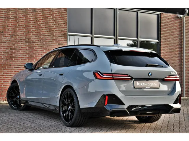 BMW 5 Serie Touring 520i M-Sport 2024 Benzine 20