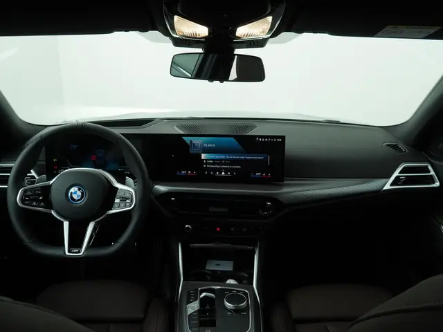 BMW 3 Serie Touring 330e 2025 Hybride Benzine 5