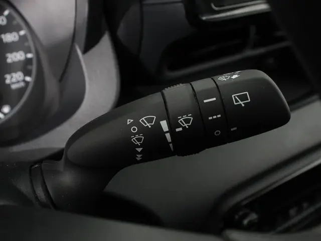 Mazda 2 Hybrid 1.5 Prime-line 2024 Hybride Benzine 13
