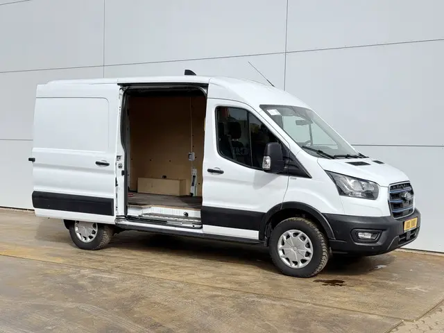 Ford E-Transit 68kWh 184PK 2023 Elektrisch 6