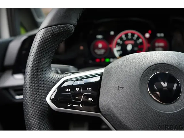 Volkswagen Golf 2.0 TSI GTI 2021 Benzine 16