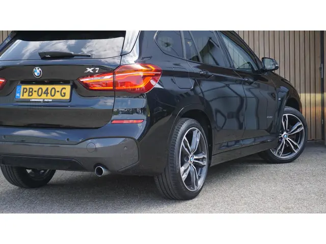 BMW X1 xDrive25i 232pk M-Sport & Shadow-Line 2017 Benzine 60