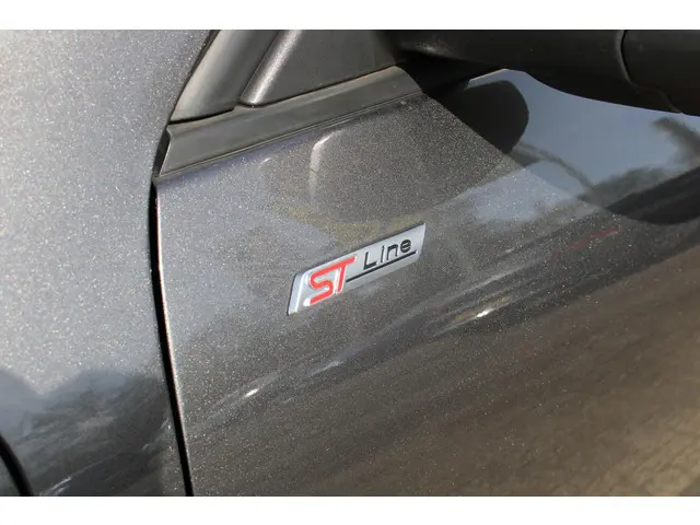 Ford Kuga 2.5 PHEV ST-Line X 2023 Hybride Benzine 16