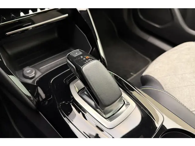 Peugeot e-2008 EV GT 50 kWh 2020 Elektrisch 33