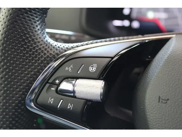 Škoda Karoq 1.5 TSI ACT Sportline Business 2021 Benzine 21