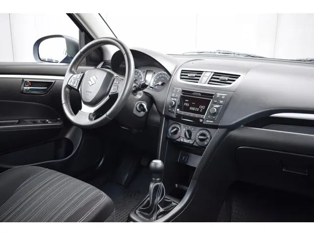 Suzuki Swift 1.2 Bandit EASSS 5Drs 2014 Benzine 2