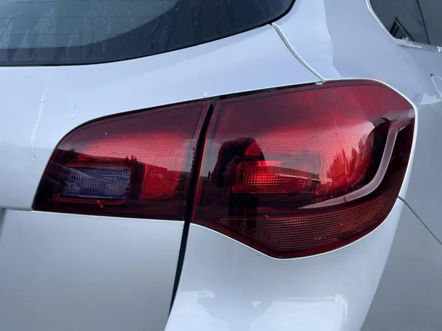 Opel Astra Sports Tourer 1.4 Turbo Business + 2015 Benzine 7