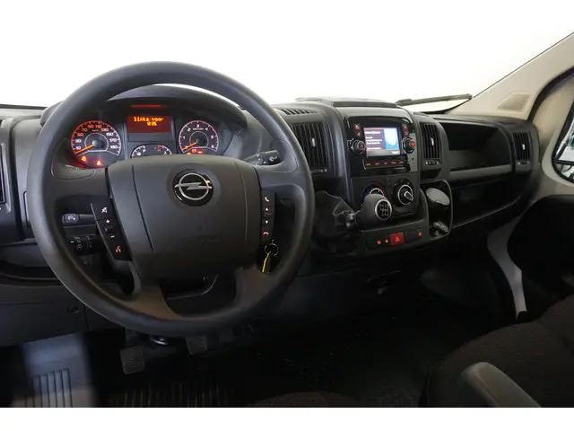 Opel Movano 2.2D 140 L2H2 Edition 2022 Diesel 2